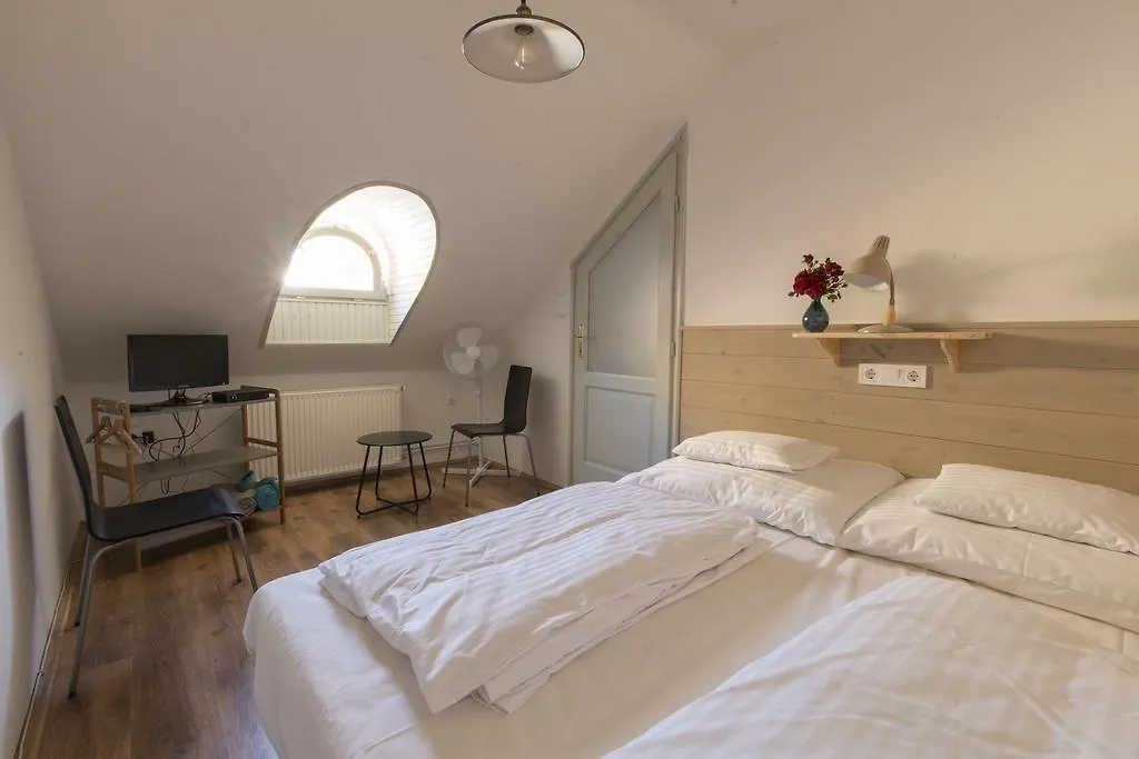 Plitzner Belvarosi Apartmanhaz Eger Hungary