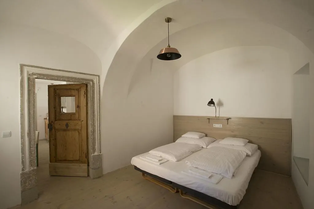 Plitzner Belvarosi Apartmanhaz Eger